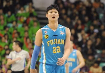 王哲林以57顺位被灰熊选中 NBA再现中国德比