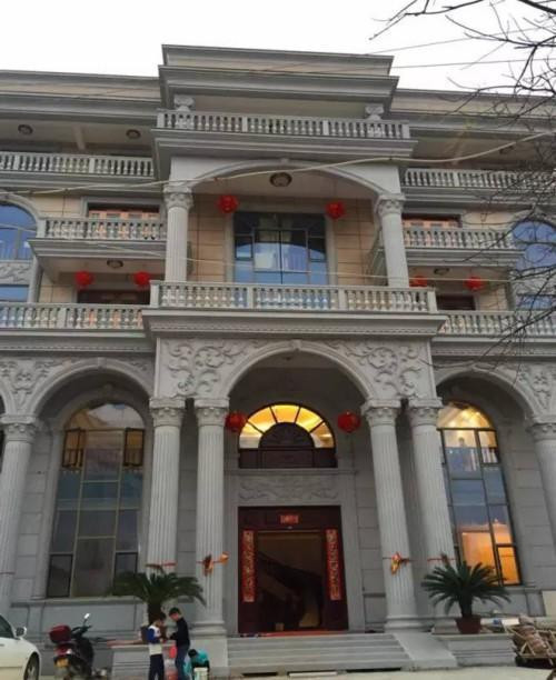 福建省莆田市西南部秀屿区,街头巷尾,高楼大厦随处可见,别墅风格各异的别墅杭州三百多万图片