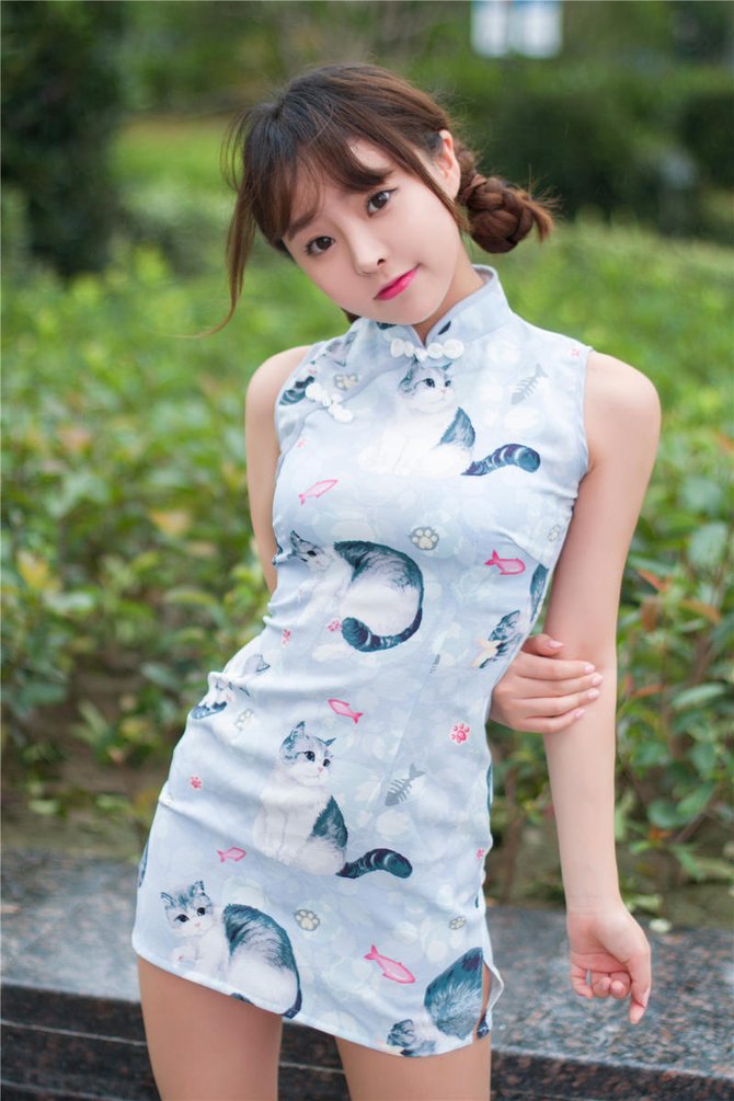 coser七宝(柳侑绮)晒旗袍照