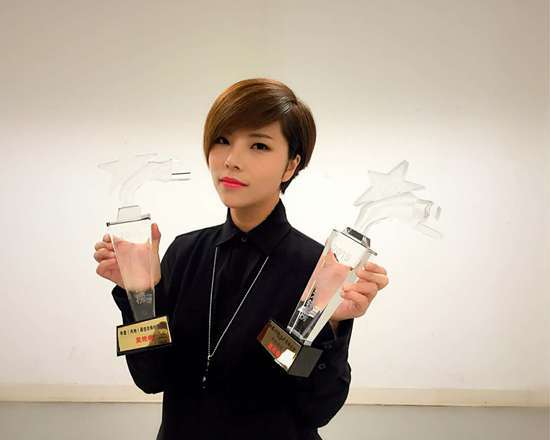 莫艳琳新专辑获两奖
