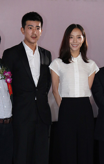 《百鸟朝凤》5.6公映 李岷城现身首映礼