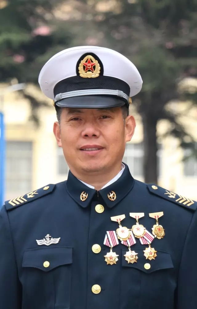 14的男生丁丁图_小男孩跟小男孩搞基图_高中男生20cm丁丁图